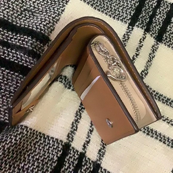 Coach floral leather snap wallet NWT